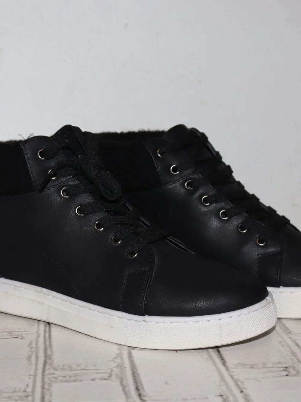 ✨ Women’s Sonoma High‑Top Sneakers · Black · Size 9 Stylish black high‑top sneak